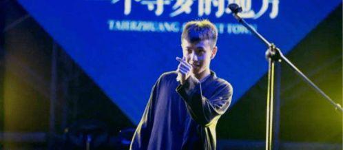 娱乐圈吃瓜男歌手是谁,揭秘神秘“瓜王”身份